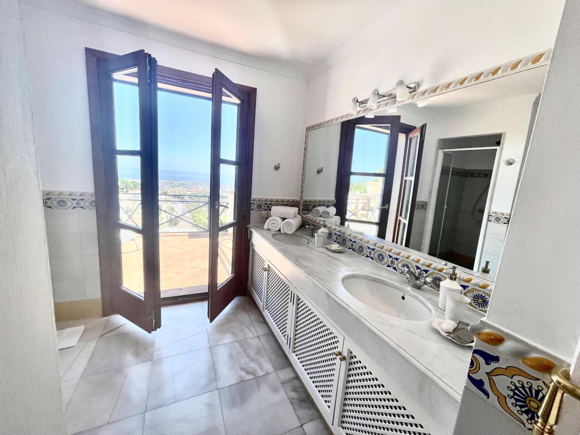 Boutique Hotel Maravilla - Marbella เบนาบีส ภายนอก รูปภาพ