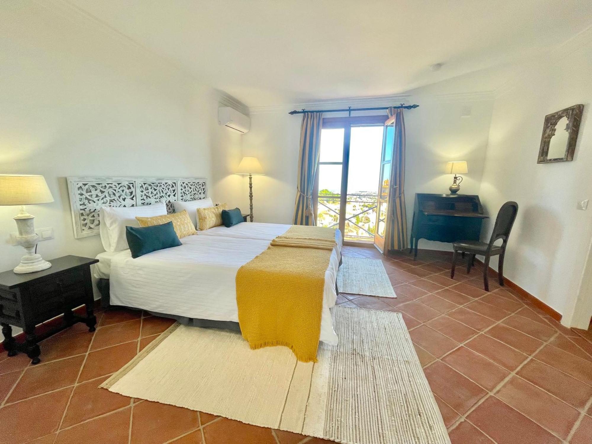 Boutique Hotel Maravilla - Marbella เบนาบีส ภายนอก รูปภาพ